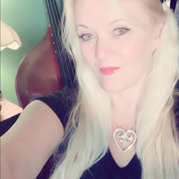 Meet your Posher, Lisa marie - Picture 1 of 1